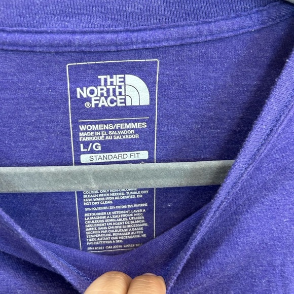 The North Face Deep Purple Tee, size W large, has wear/piling but GUC - Picture 4 of 5